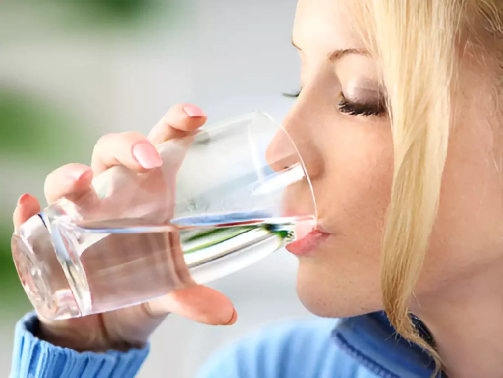Une eau saine dans un verre